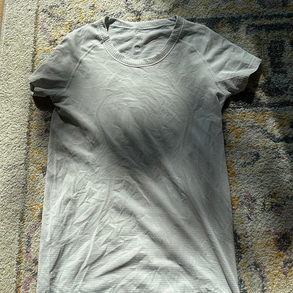 Lululemon swiftly tech short sleeve - Picture 1 of 2